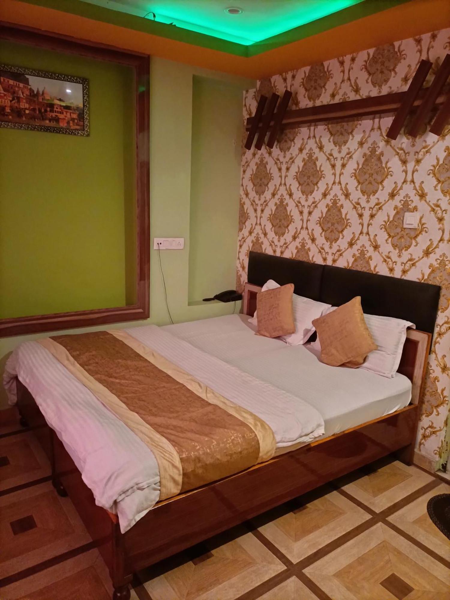 Hotel Picasso Varanasi Prime Location Exterior foto