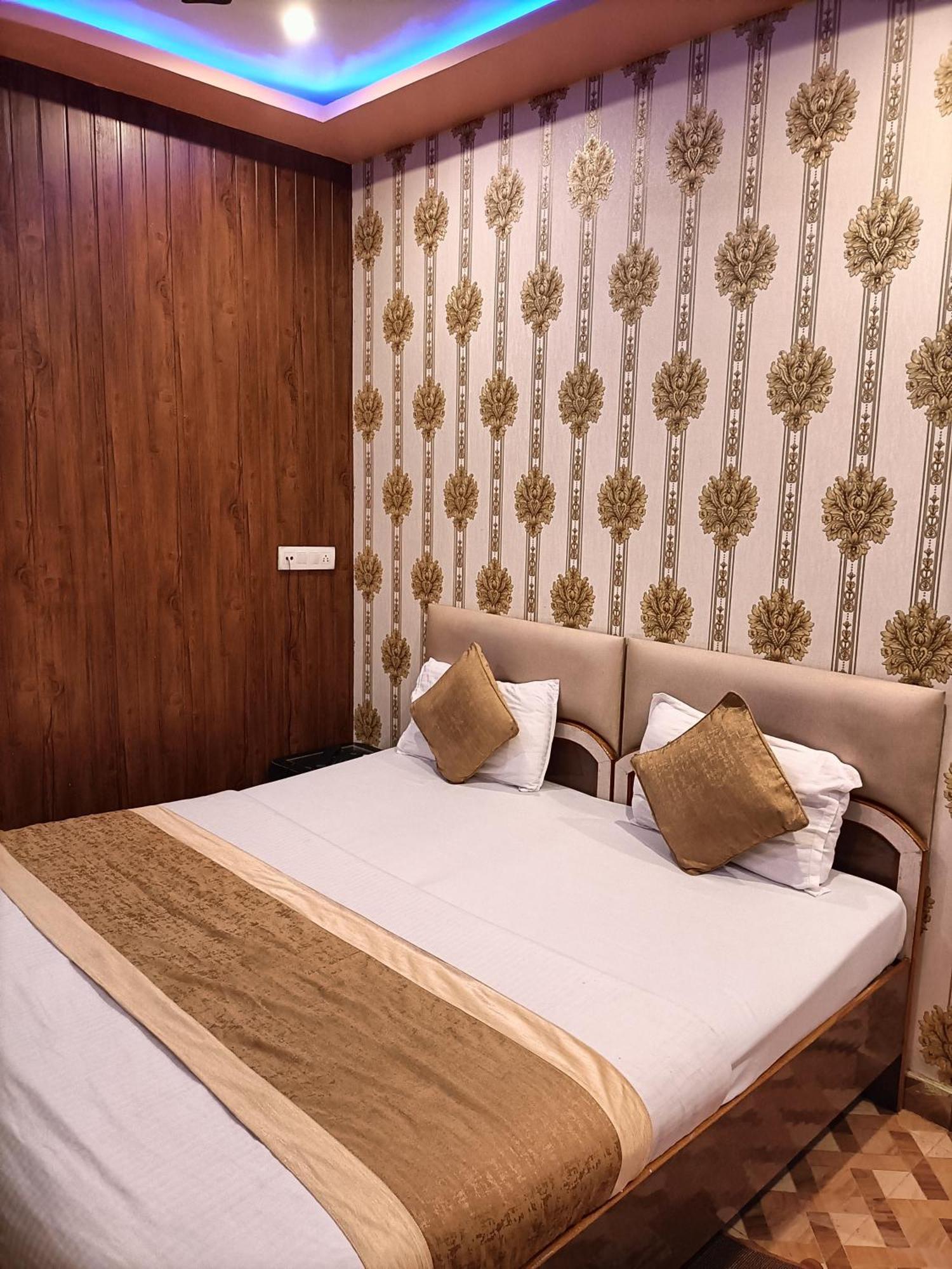 Hotel Picasso Varanasi Prime Location Exterior foto