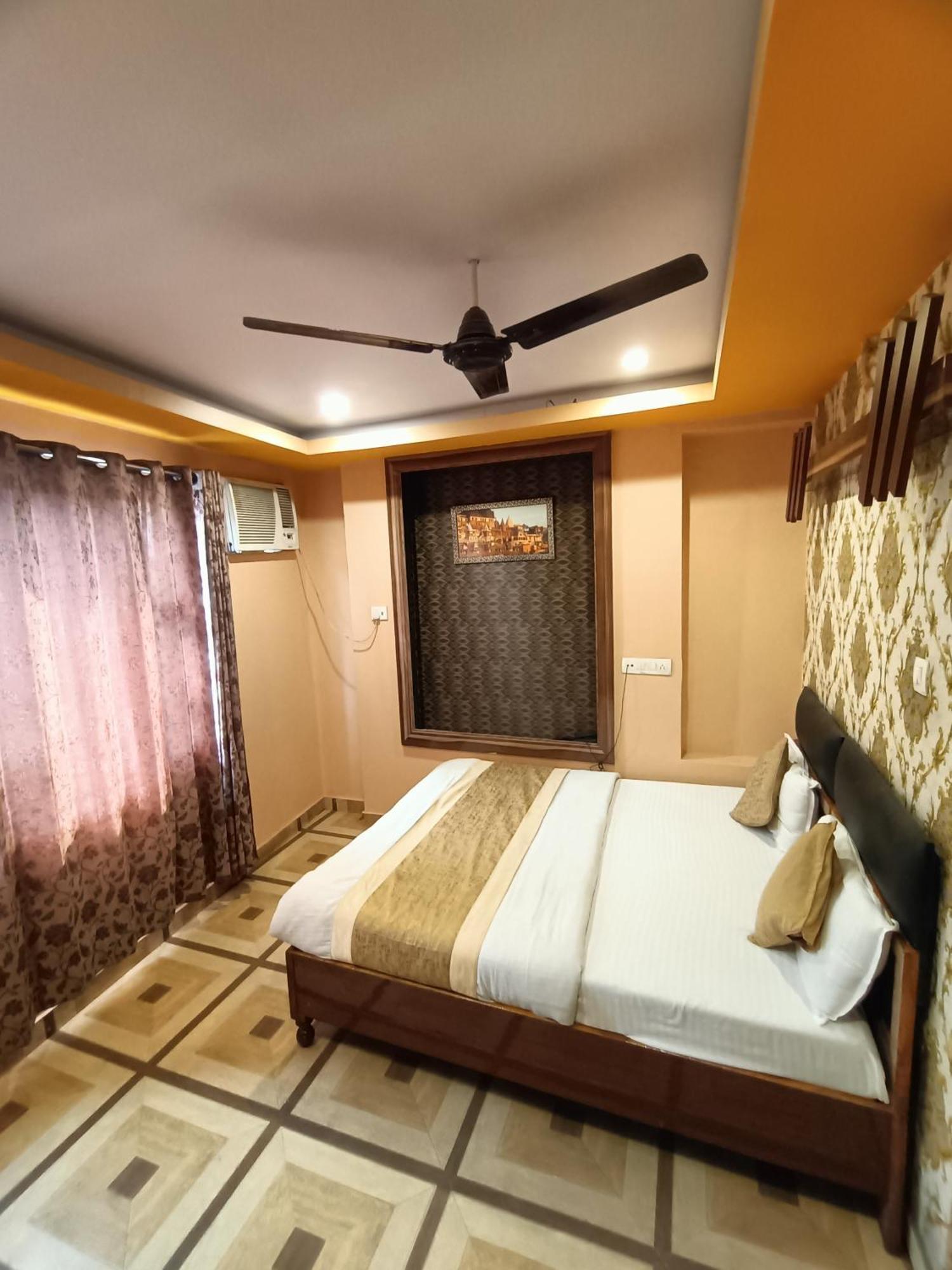 Hotel Picasso Varanasi Prime Location Exterior foto