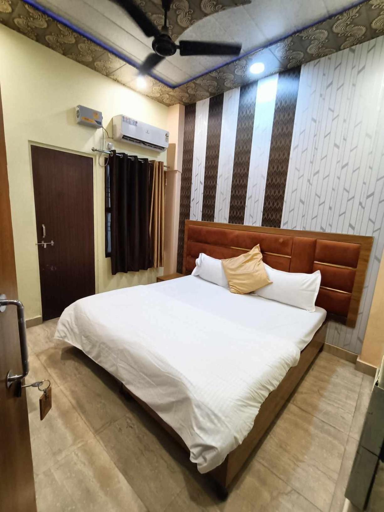 Hotel Picasso Varanasi Prime Location Exterior foto