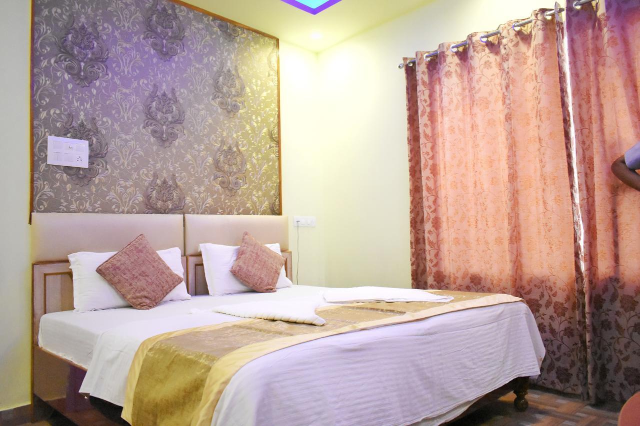 Hotel Picasso Varanasi Prime Location Exterior foto